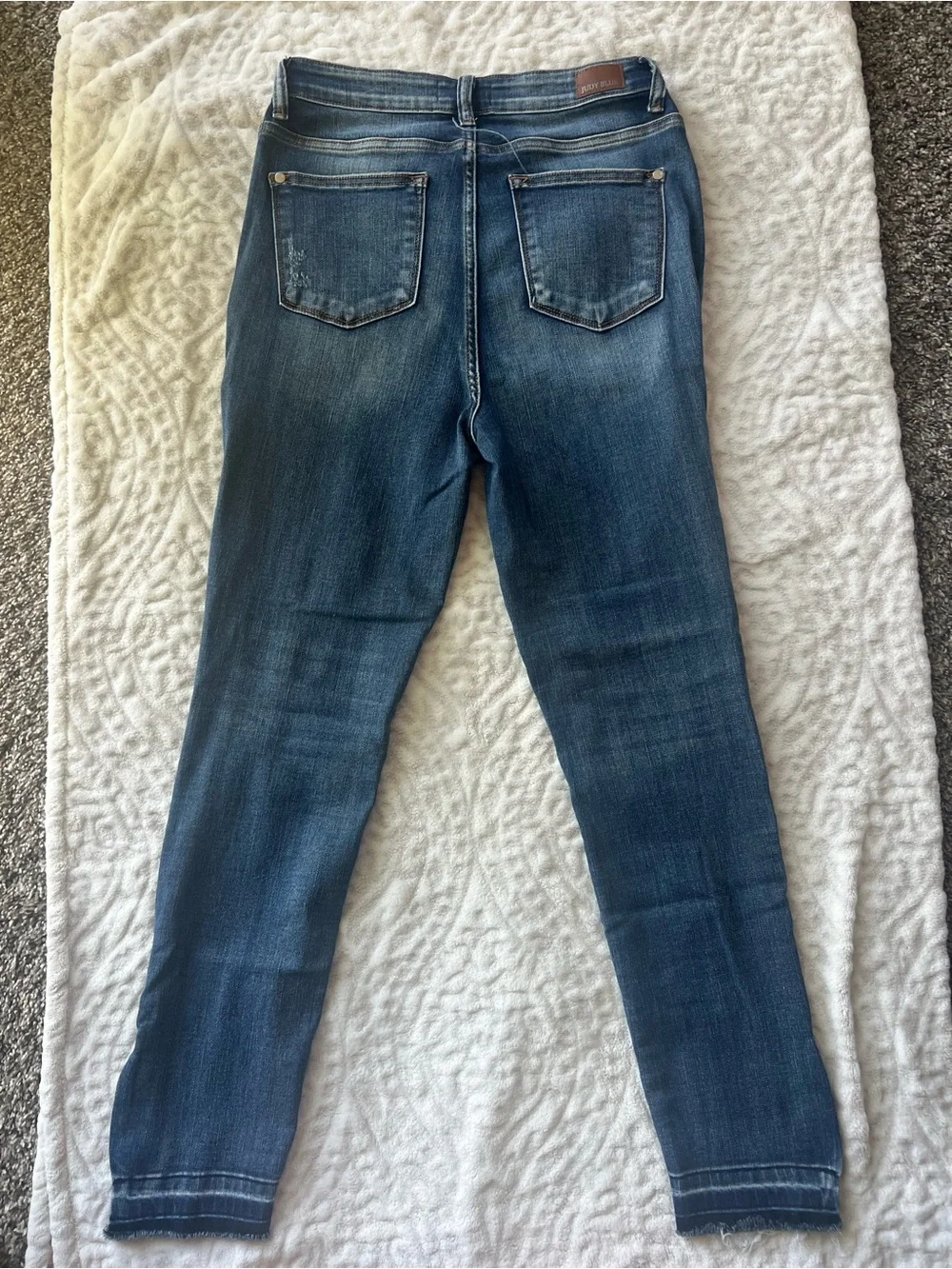 Judy Blue Skinny Fit Jeans Women’s 9/29 Medium Wash Raw Hem Side Slit